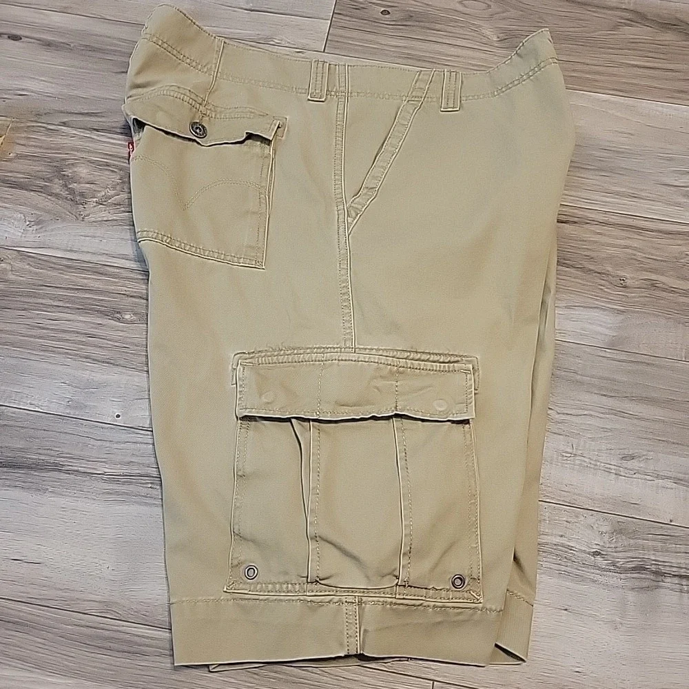 Levi's Cargo Shorts Mens 42 Khaki Relaxed Baggy Flat Front 12